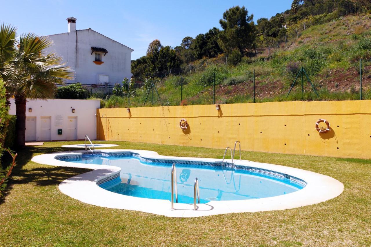 3 Bedroom Townhouse Benahavis Village Exteriör bild